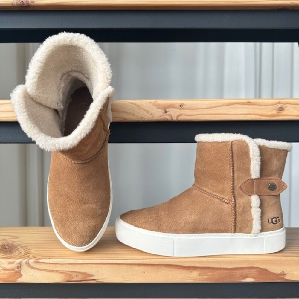 UGG Priya Water Resistant sneaker boot - Size 7